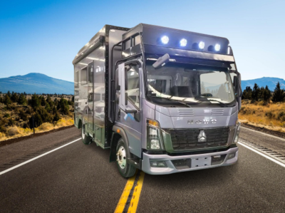 中房重汽豪沃方舱房车